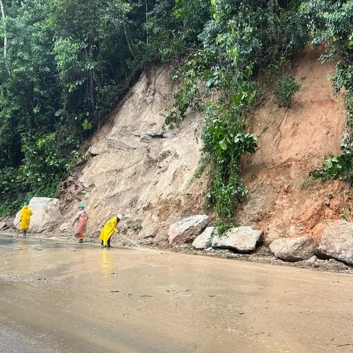 Rodovia RJ116 no trecho da Serra dos Tres Picos, entre os quilômetros 51 e o 60 irá funcionar com pontos de Pare e Siga.