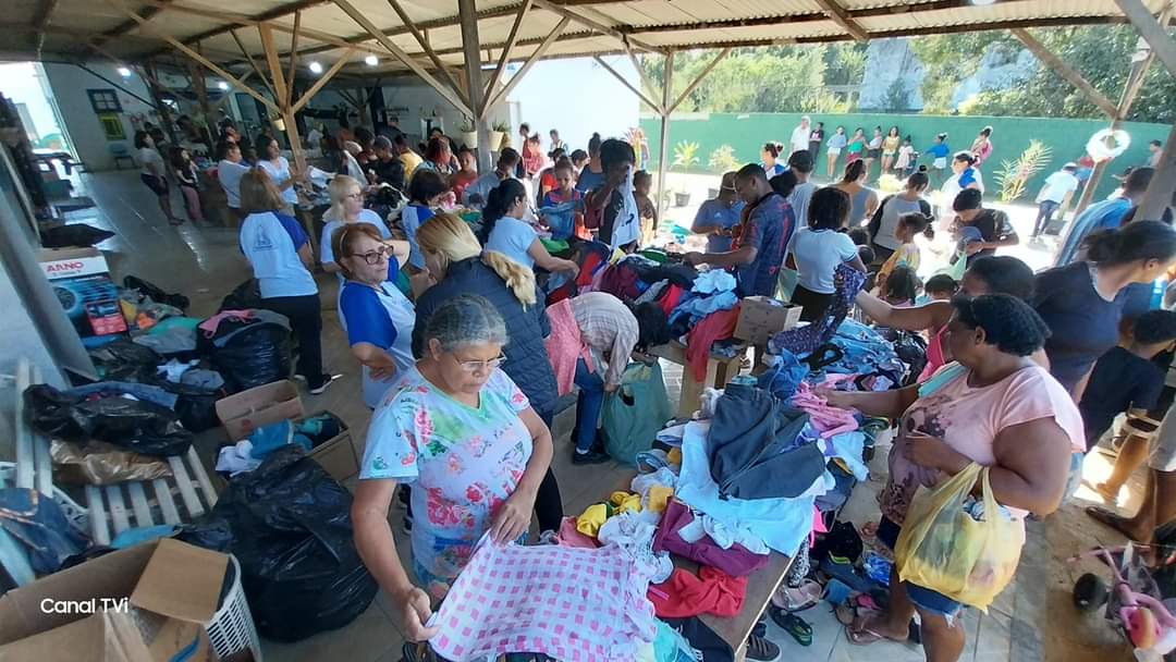 ​IFISA faz distribuições de cestas básicas para famílias carentes.