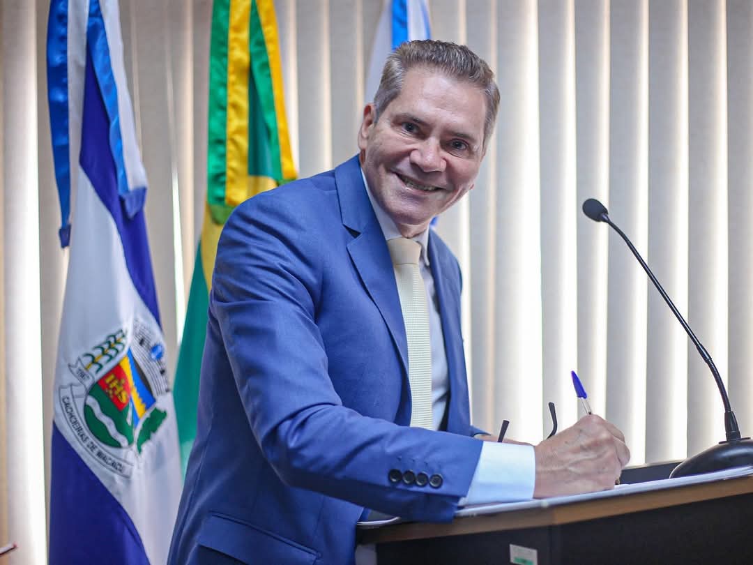 Prefeito de Cachoeiras de Macacu (RJ) tomou posse nesta quarta feira.